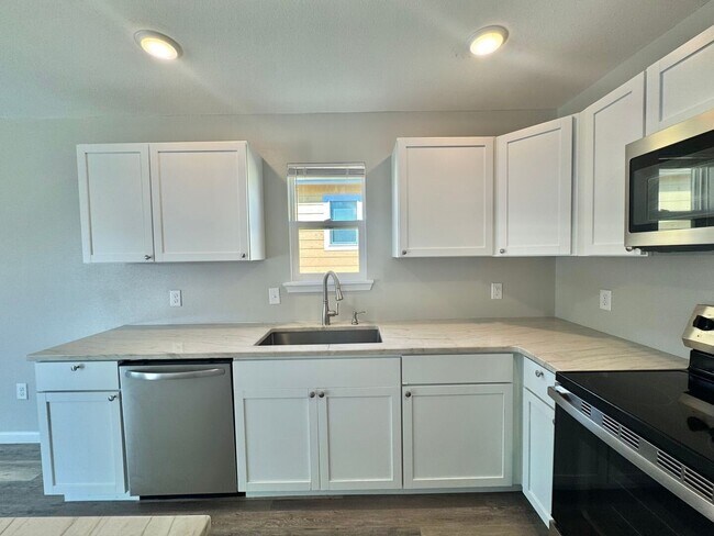 Foto del edificio - Newer construction 3 bed 2 bath home for rent