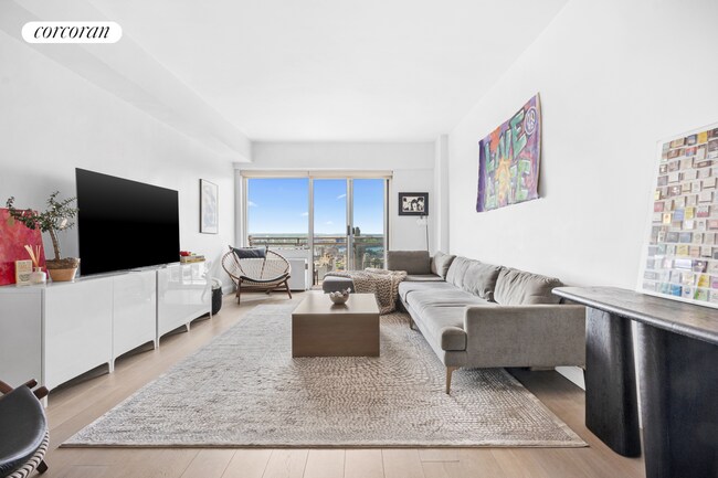 Foto del edificio - 60 E 8th St