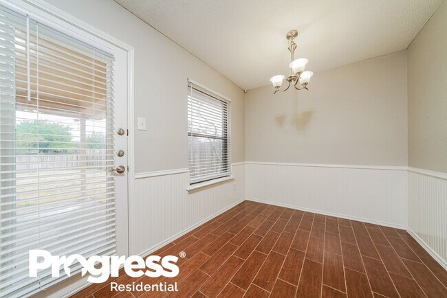 Building Photo - 6637 Whitley Rd