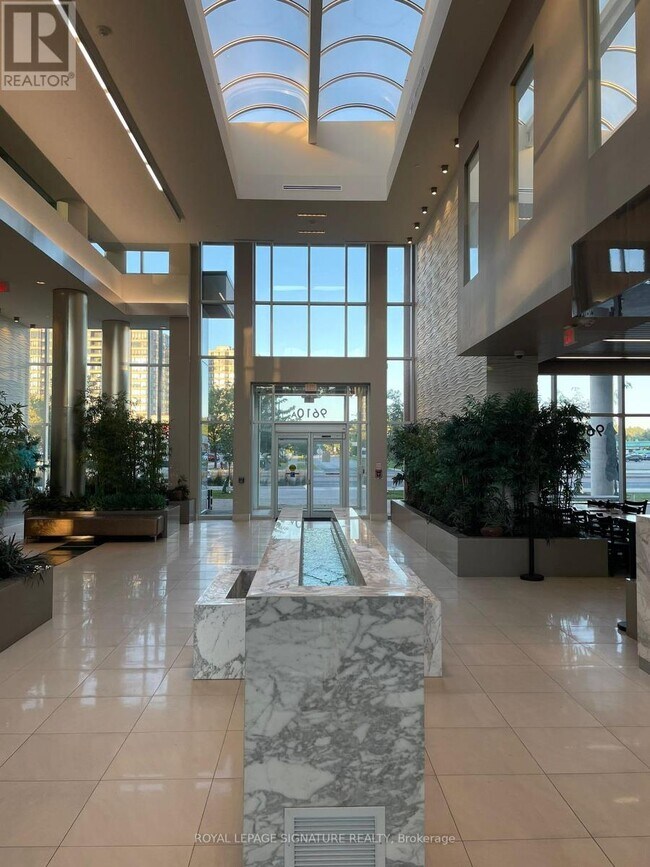 Photo du bâtiment - 9608-9608 Yonge St