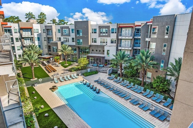 Building Photo - The Pierpont