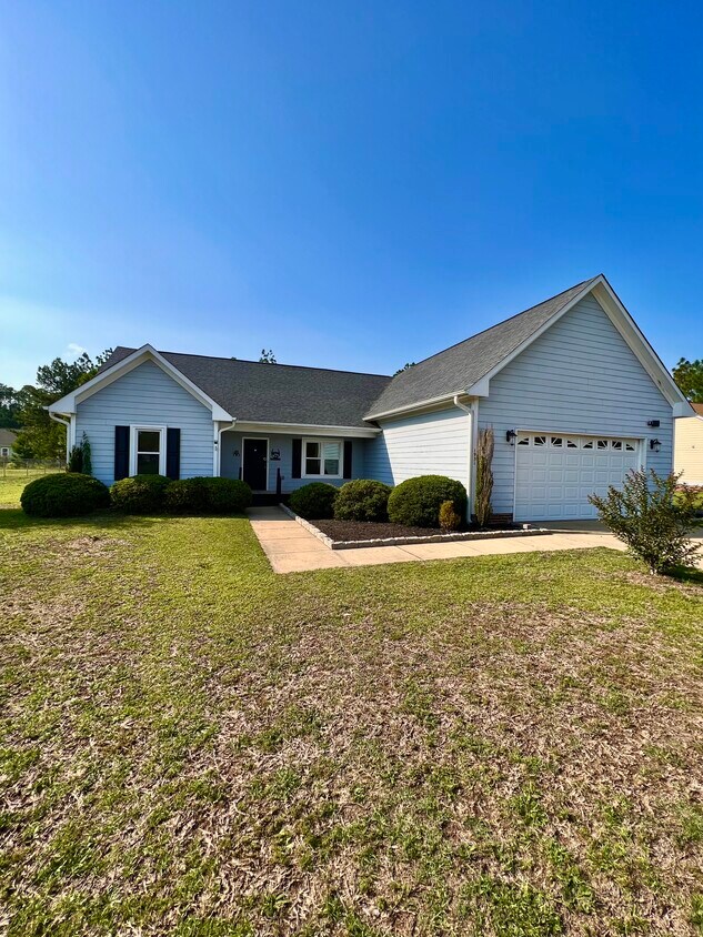 Foto principal - 1931 Sunshine Ct