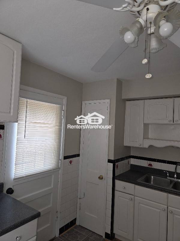 Foto del edificio - 7509 Calvin Ave