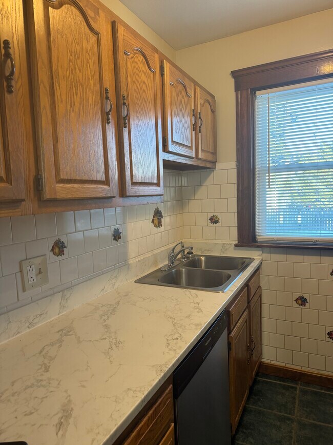 Building Photo - 29 Willard St