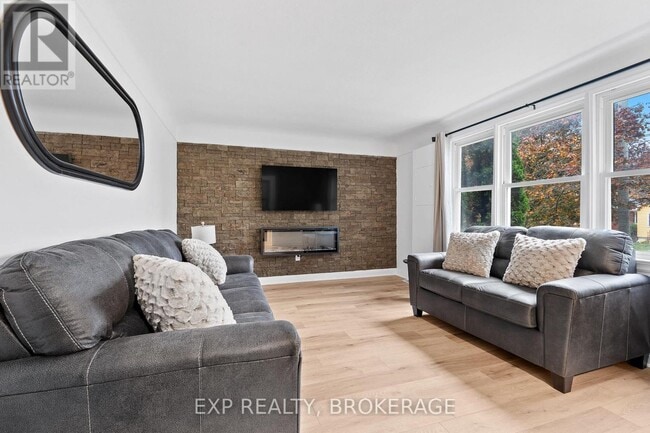 Photo du bâtiment - 493 College St