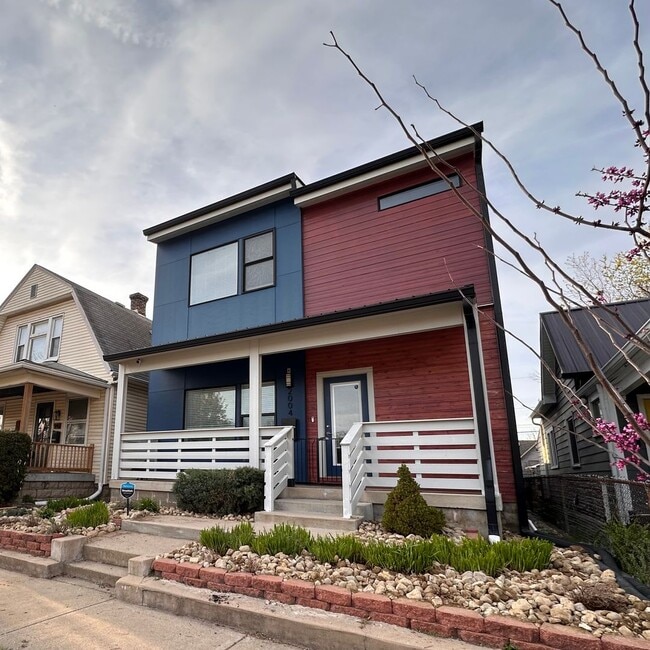 Photo - Spacious 3-Bedroom Home with Vaulted Ceilings, Loft & Fenced Yard