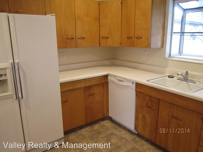 Building Photo - 247 Tahoe Dr