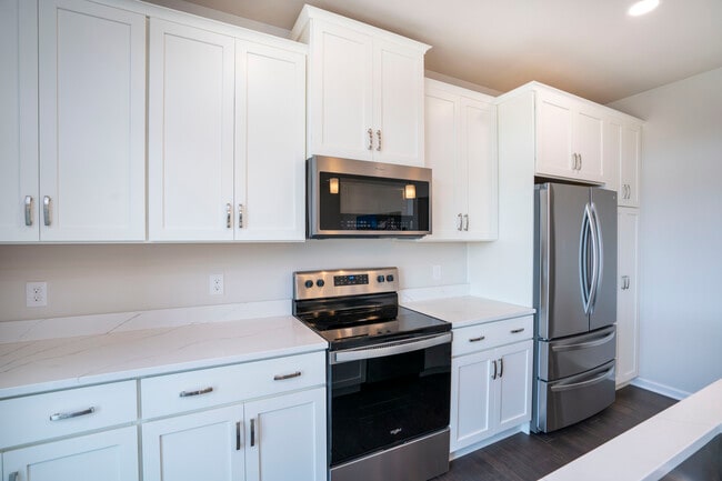 Building Photo - 551 Brandywine Dr
