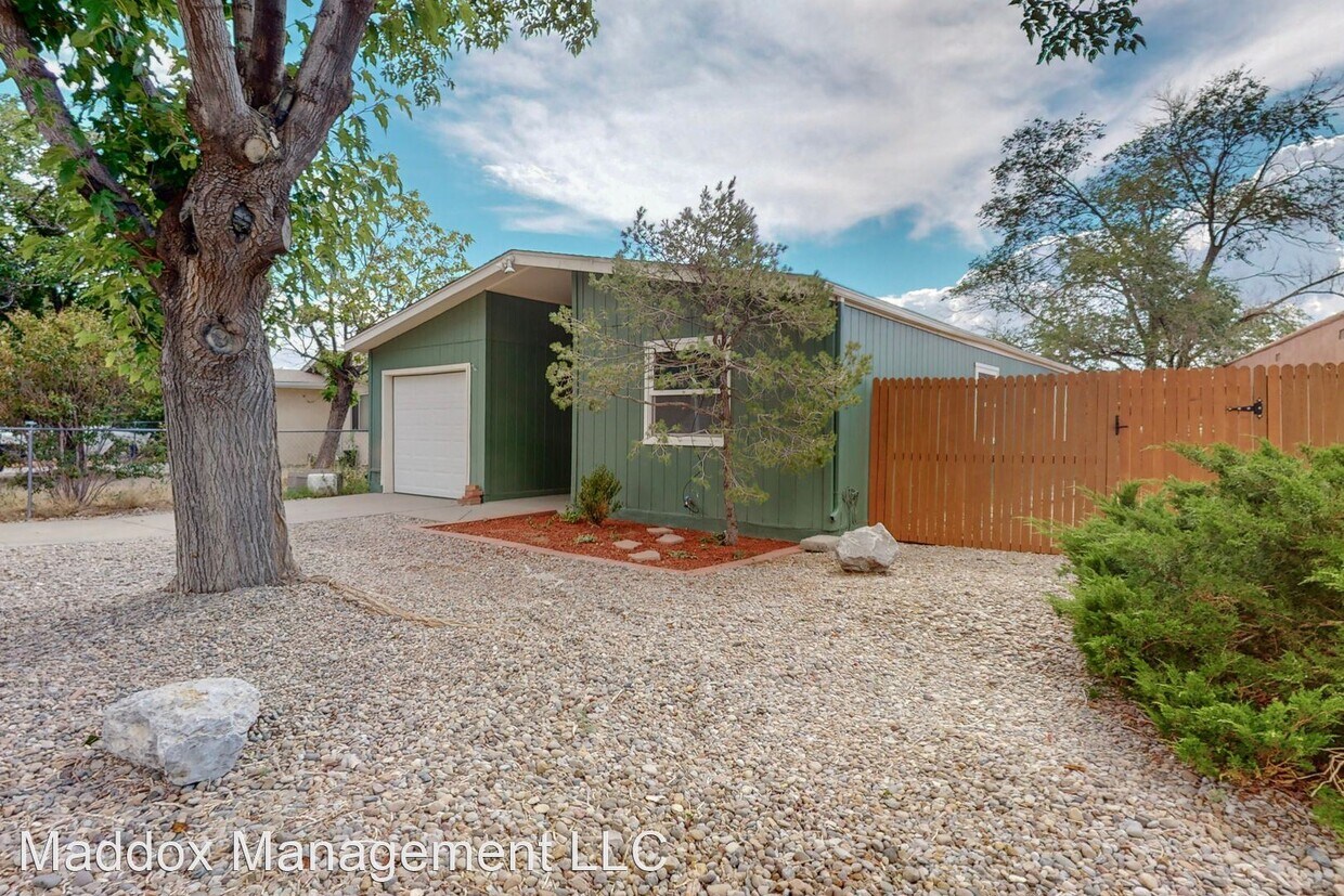 Primary Photo - 3 br, 2 bath House - 629 Mountain View Ave NE