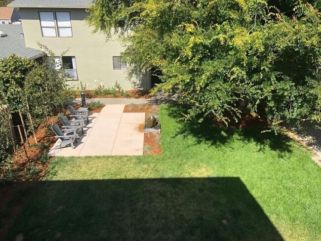 Building Photo - 6615 Schmidt Ln