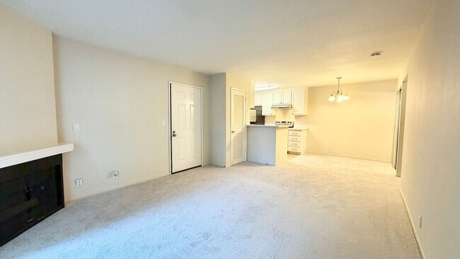 Foto del edificio - Remodeled 1 Bed 1 Bath Condo. Stainless Steel Appliances. Pool and Hot Tub