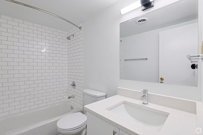 Building Photo - 55 Hill Rd