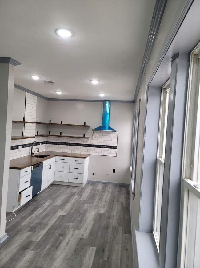 Building Photo - Soldoris