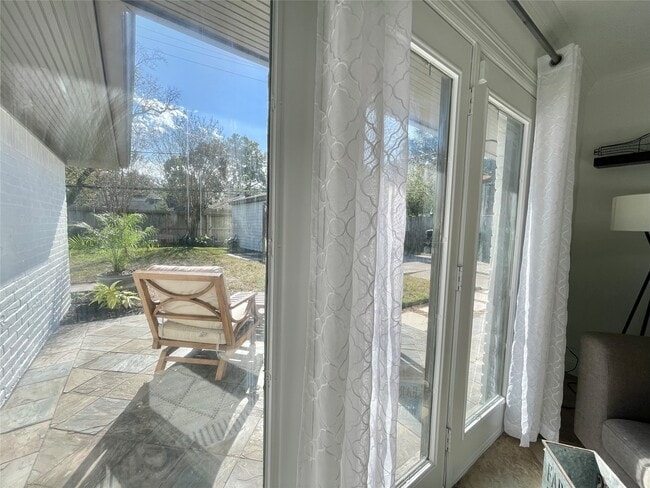 Building Photo - 5711 Belrose Dr