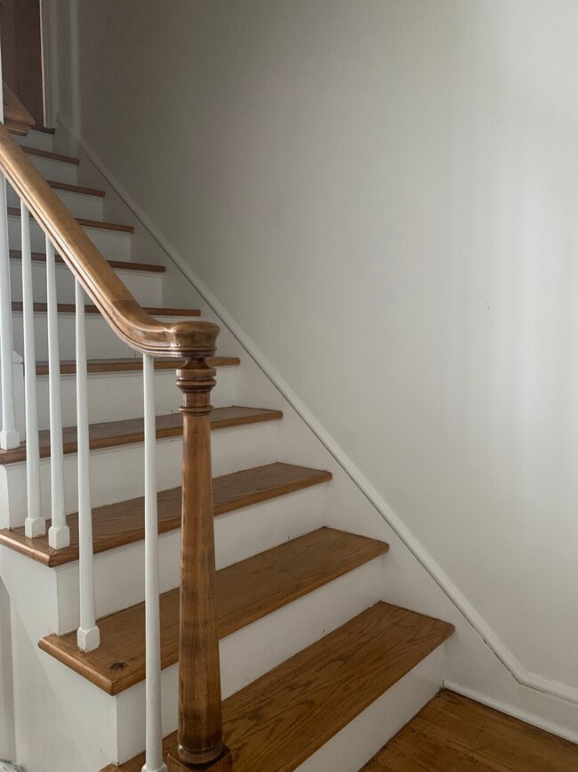 Foyer Entrance - 1607 Bedford St