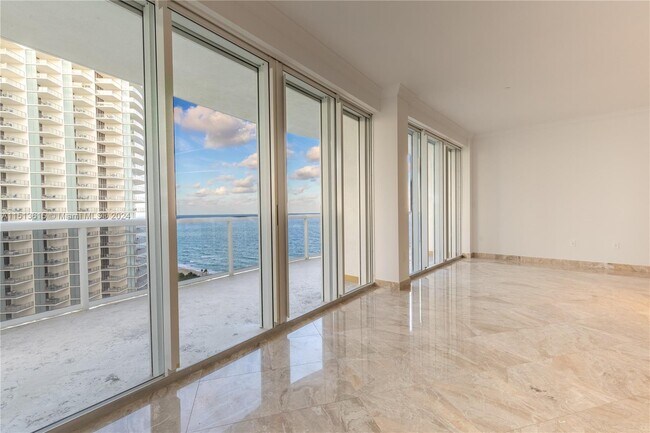 Building Photo - 9601 Collins Ave