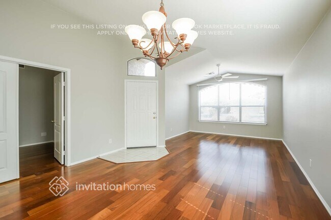 Foto del edificio - 10229 W Daley Ln