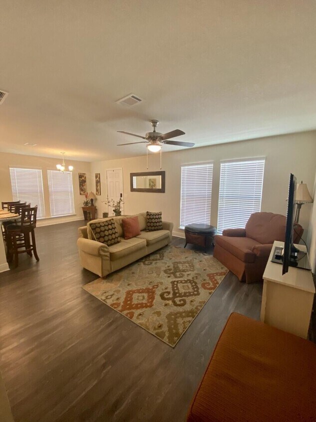 4375 Village Oak Ln, Pace, FL 32571 Townhome Rentals in Pace FL