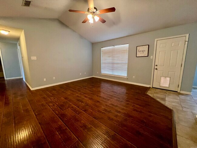 Foto del edificio - 16 Tacoma Dr