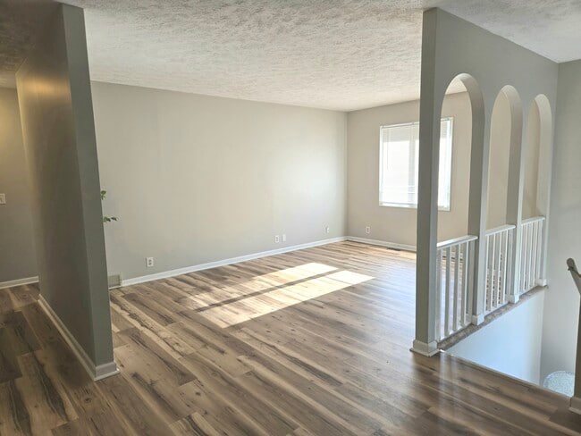 Building Photo - Duplex Unit 1