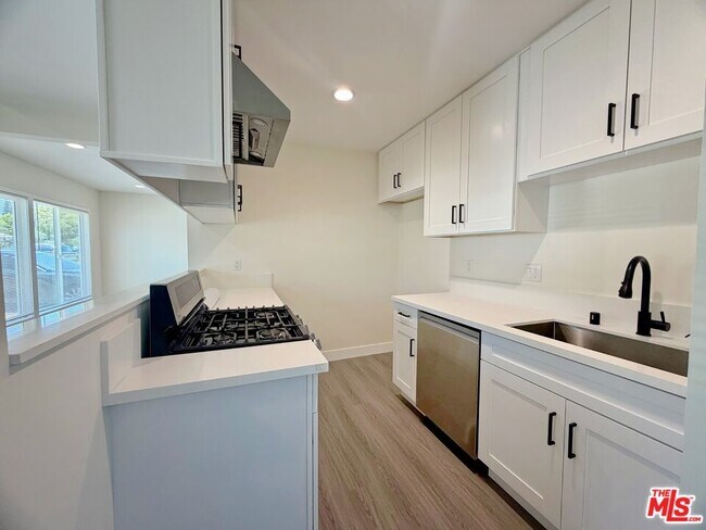 Foto del edificio - 410 E Cherry Ave
