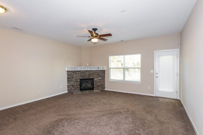 Foto del edificio - 10926 Slalom Hill Rd