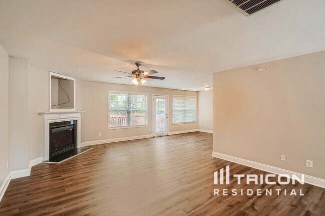 Building Photo - 642 Lynnfield Dr SE