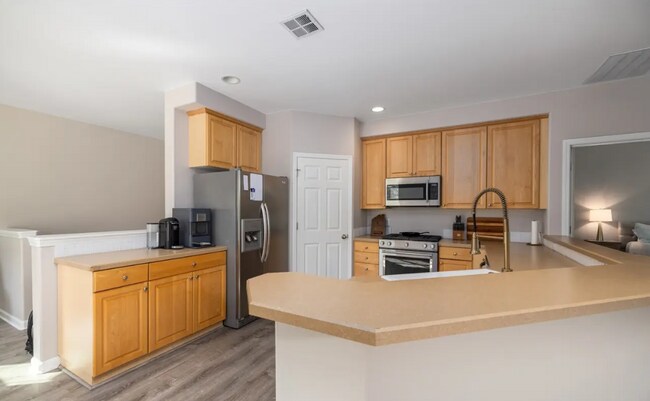 Building Photo - 3301 Park Ln