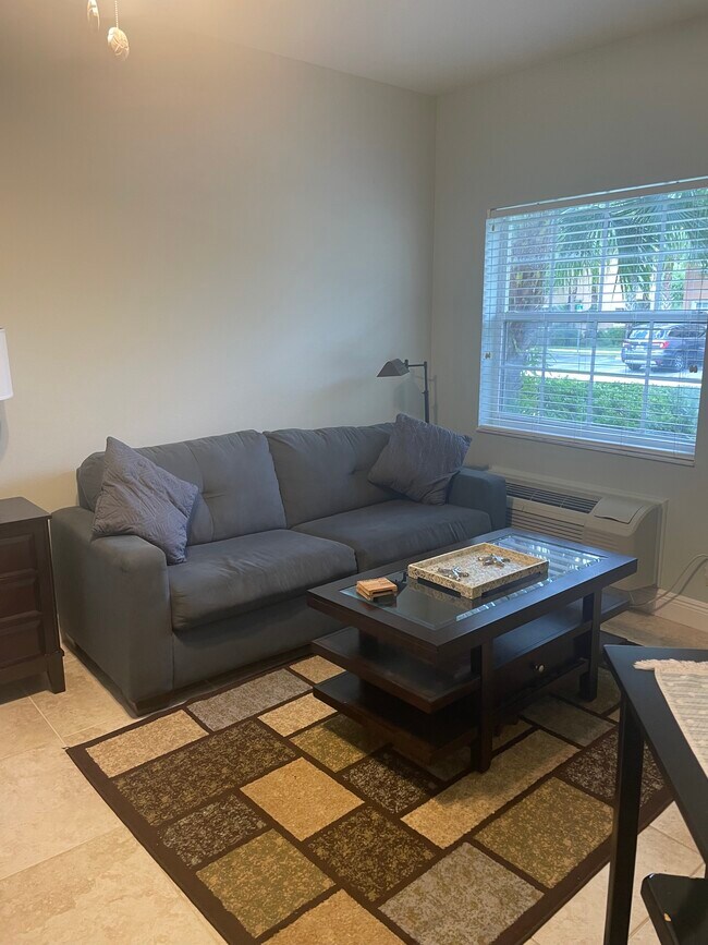 Foto del edificio - 8227 Mulligan Cir