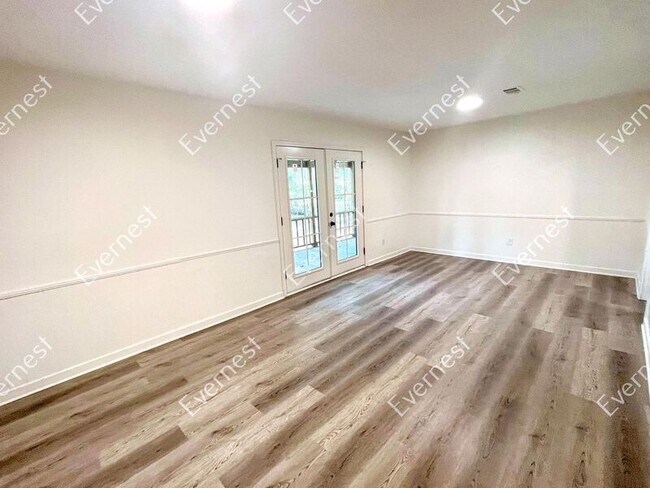 Foto del edificio - 3410 Old Brandon Rd