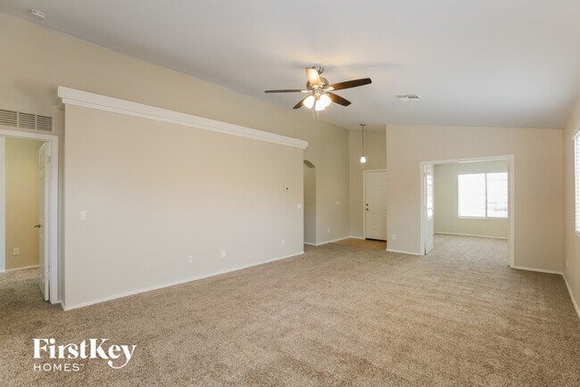 Building Photo - 3141 W Sunland Ave