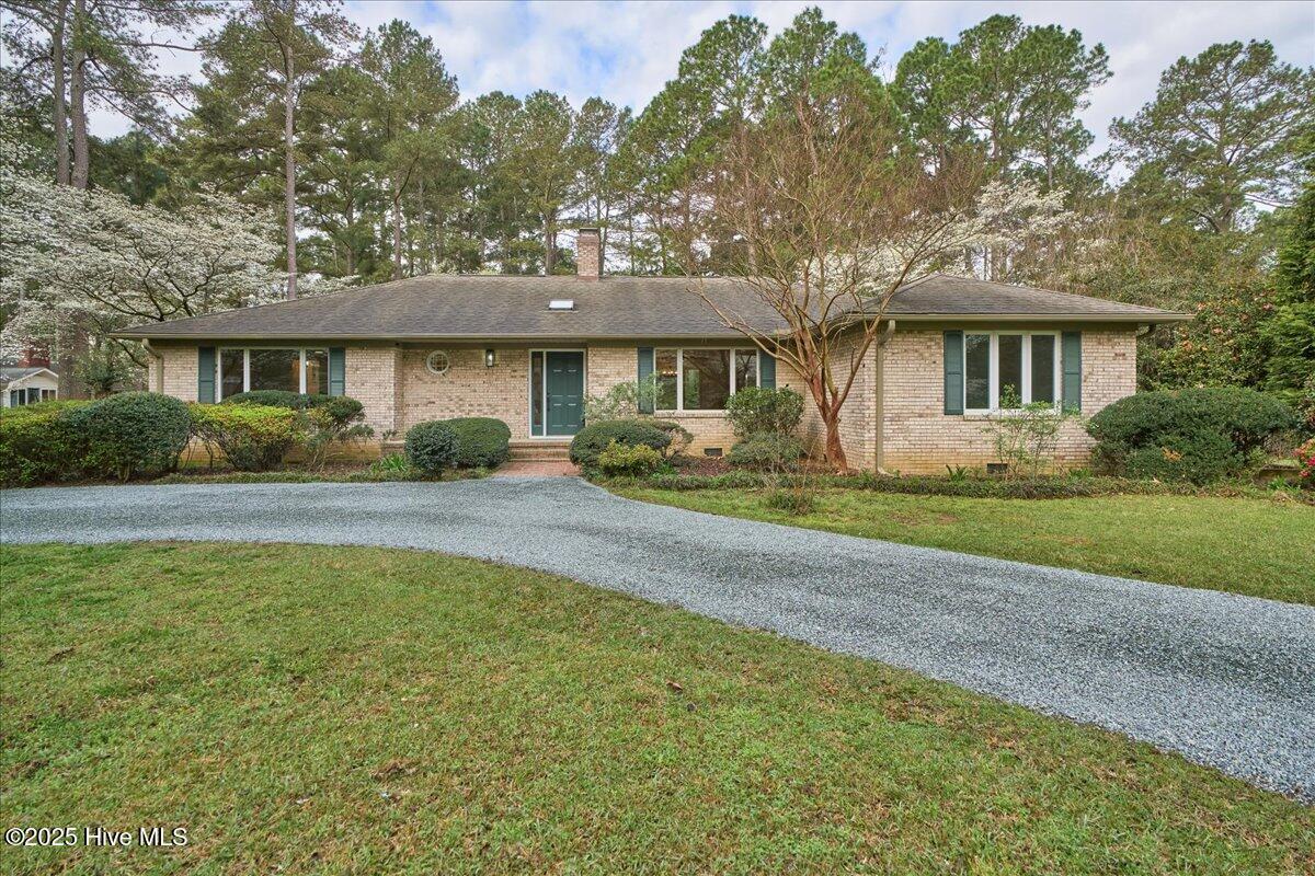 Primary Photo - 40 Bogie Dr
