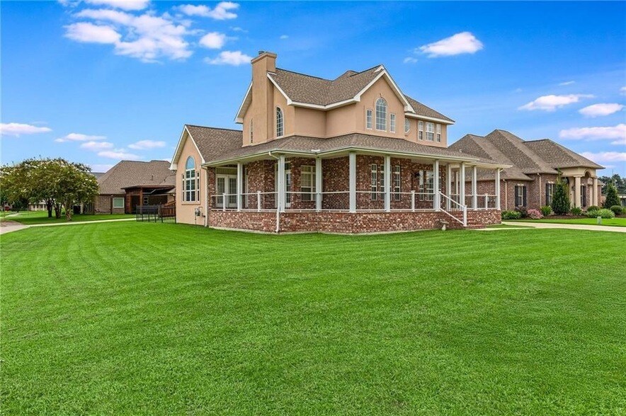 Foto principal - 304 Mistletoe Dr