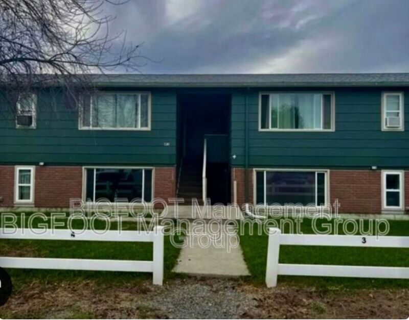 Foto principal - 413 N Cherry St