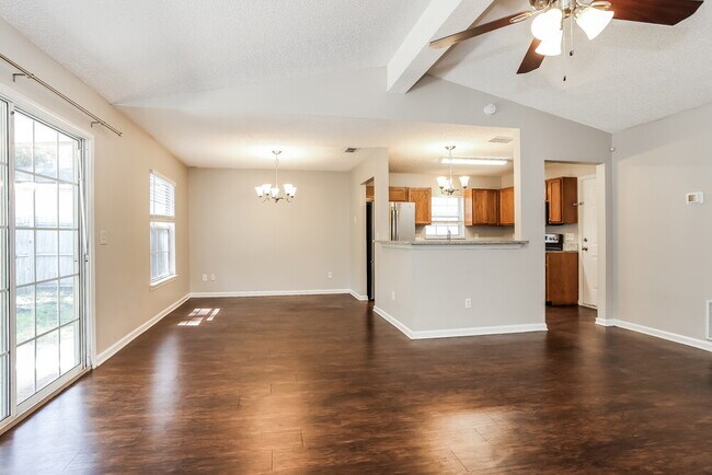 Building Photo - 7810 Spring Branch Dr S