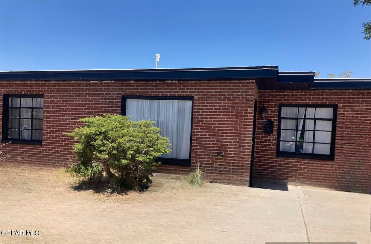 Primary Photo - 6401 Navajo Ave
