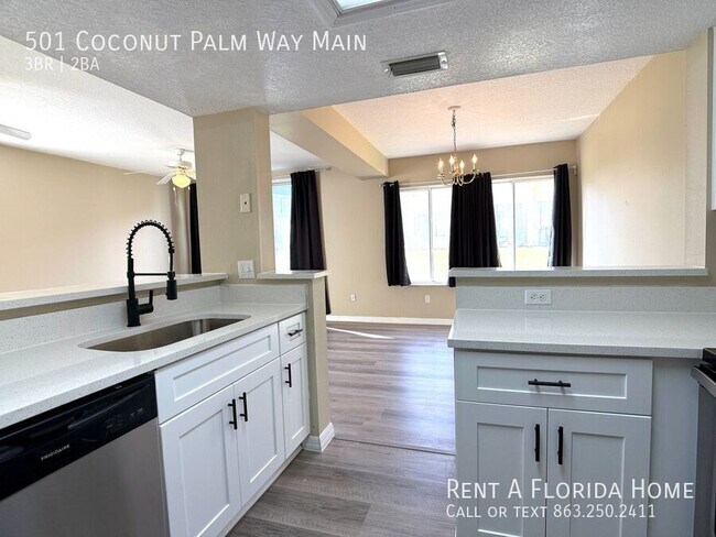 Foto del edificio - 501 Coconut Palm Way