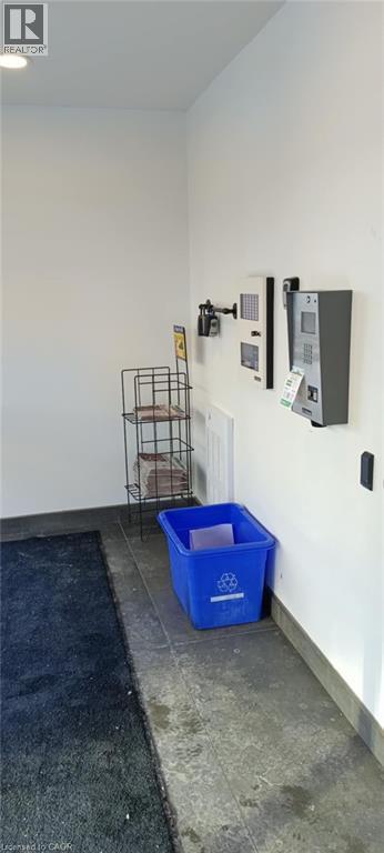Photo du bâtiment - 99B FARLEY Road Unit# 401
