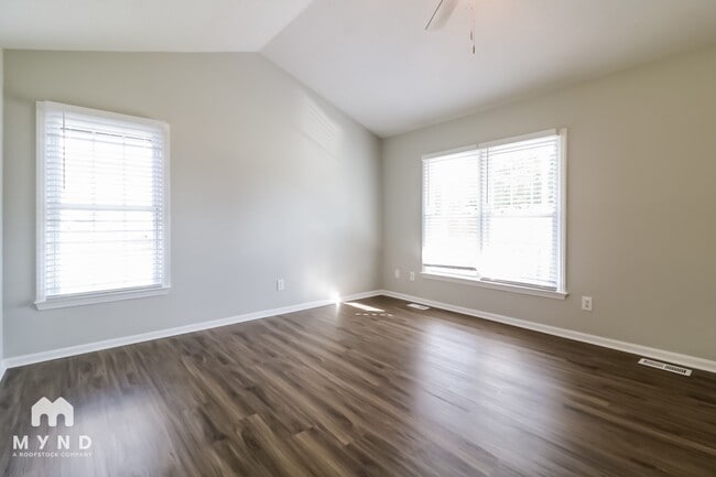 Foto del edificio - 1084 Holly Pointe Dr