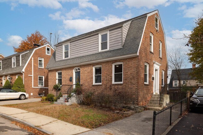 Building Photo - 214 Raleigh Way