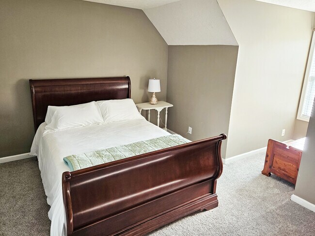 Foto del edificio - 1585 Cedar Springs Cir