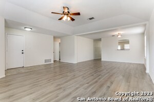 Foto del edificio - 13119 Greensview Ln