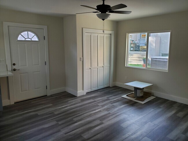 Building Photo - 5310 Edna St