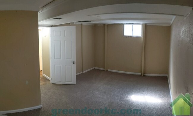 Building Photo - 1427 E Haven Ln