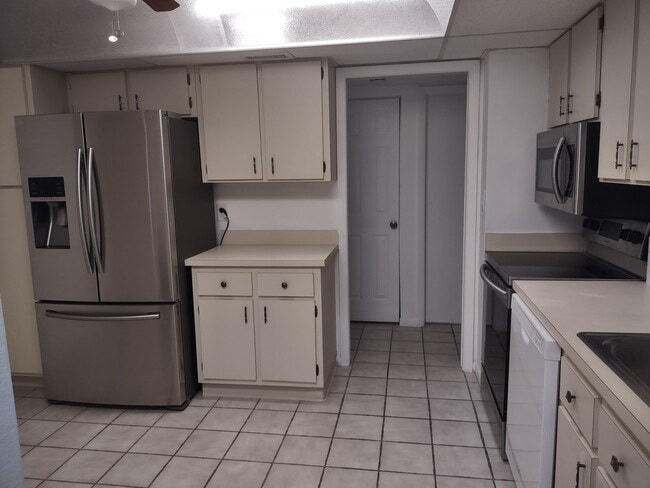 Foto del edificio - 3212 Strawflower Way