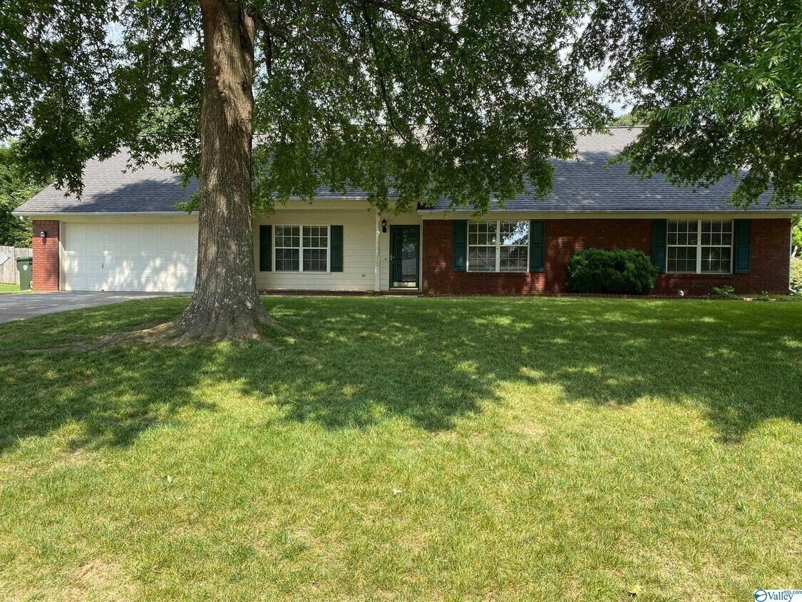 112 Longleaf Ln, Madison, AL 35758 House Rental in Madison, AL