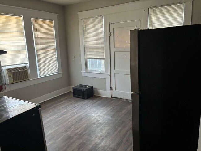 Foto del edificio - Application Special - South Side One Bedroom Apartment for Rent