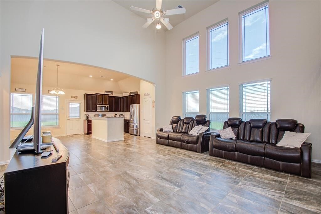 Building Photo - 231 San Jacinto Dr