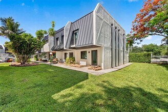 Building Photo - 5555 Ludlam Rd