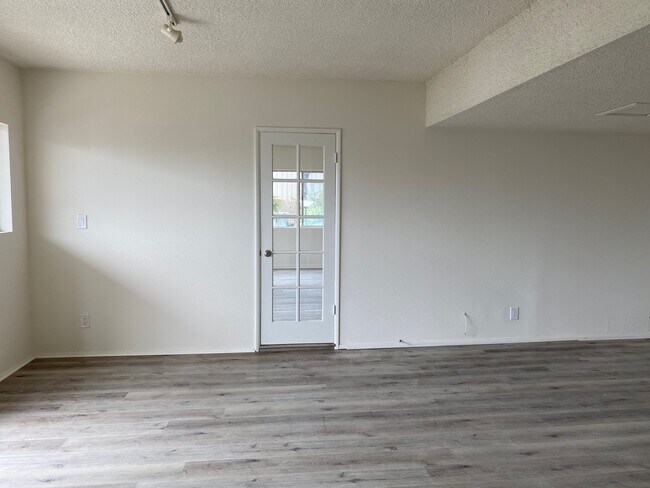 Building Photo - 280 Cajon St